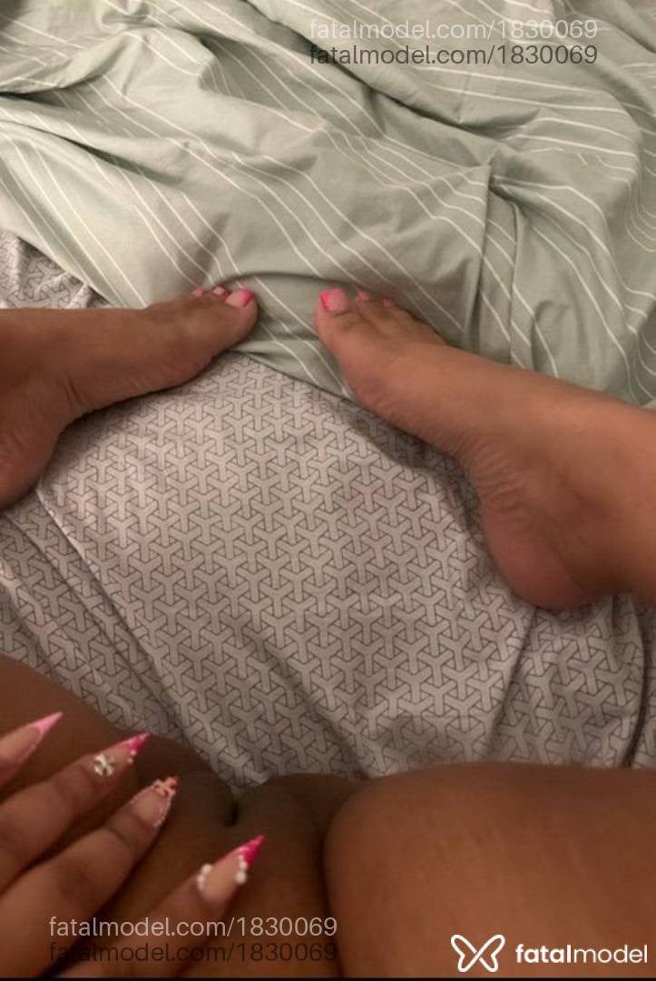 Acompanhante mulher morena (o) de olhos pretos - Paola Guedes