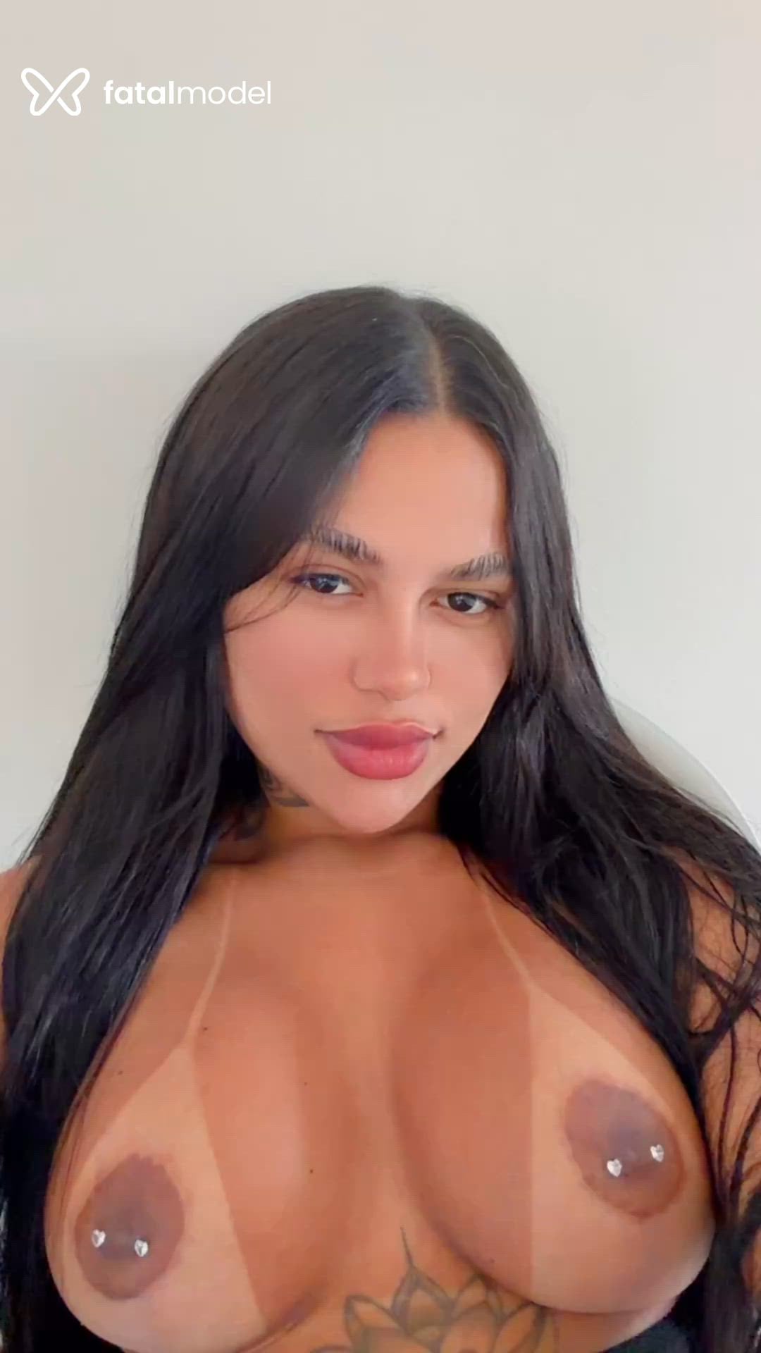 Acompanhante mulher morena (o) de olhos castanhos - Samantha Gutierrez