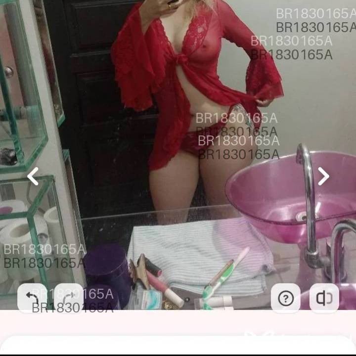 Acompanhante mulher loira (o) de olhos castanhos em Timbó Acompanhante mulher loira (o) de olhos castanhos em Timbó - Julia