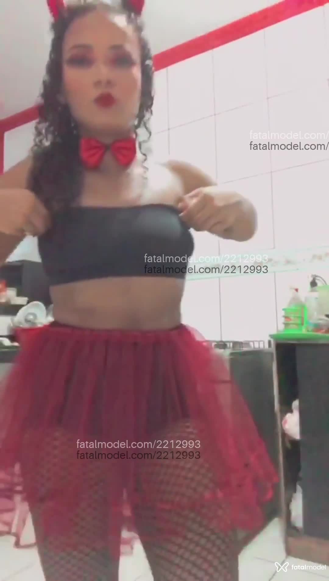 Acompanhante mulher com cabelo castanho de olhos mel em Goiânia - Anninha
