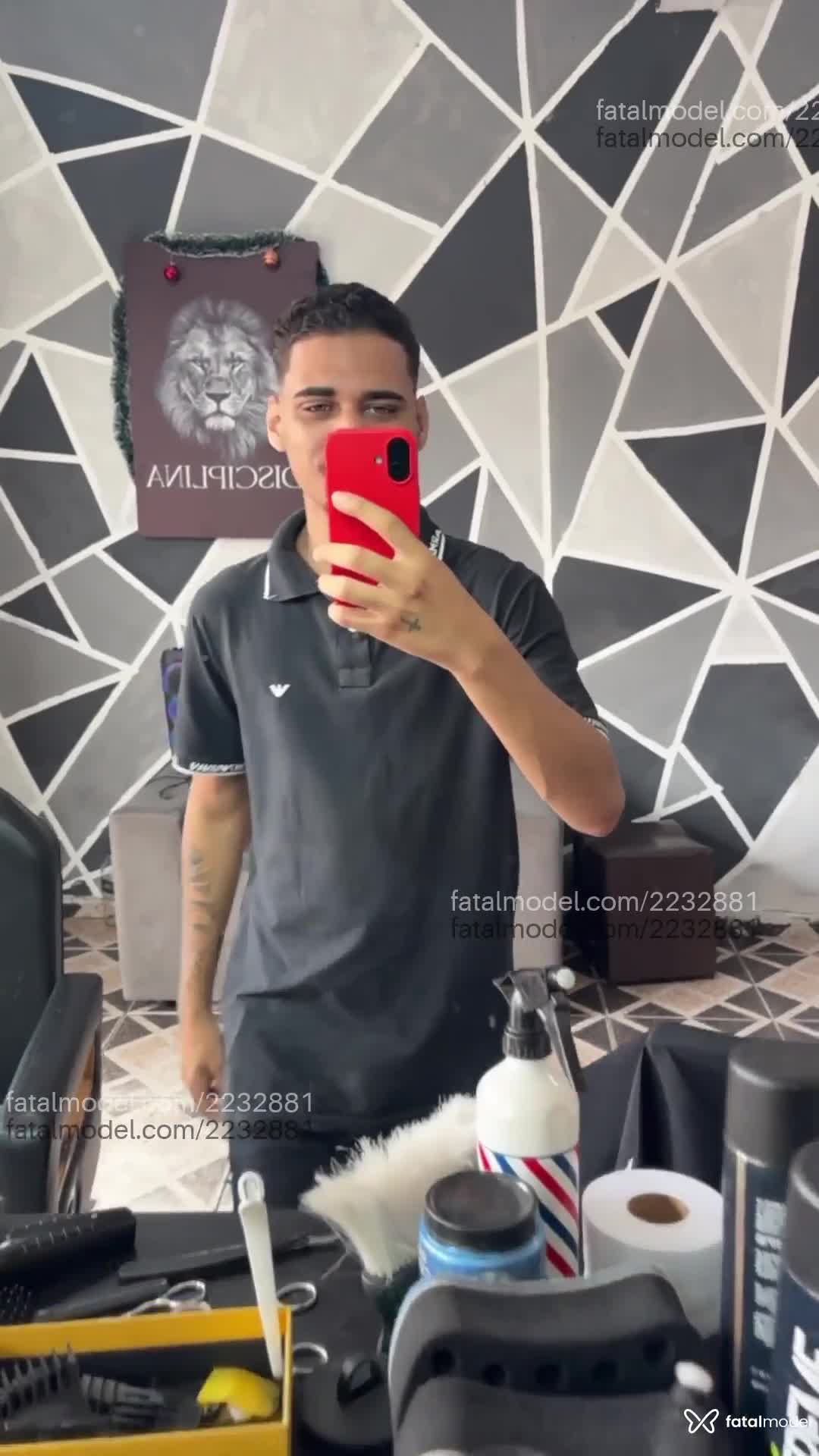 Acompanhante mulher morena (o) de olhos verdes em Virtual - Queridinho
