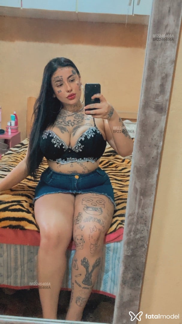 Acompanhante mulher morena (o) de olhos pretos - Marcella