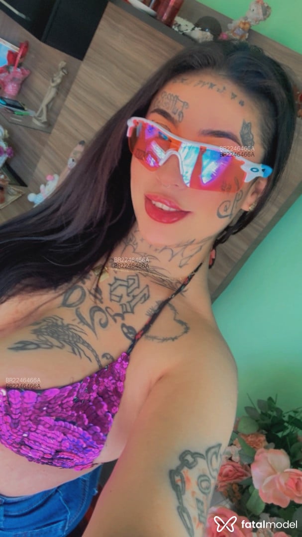 Acompanhante mulher morena (o) de olhos pretos - Marcella