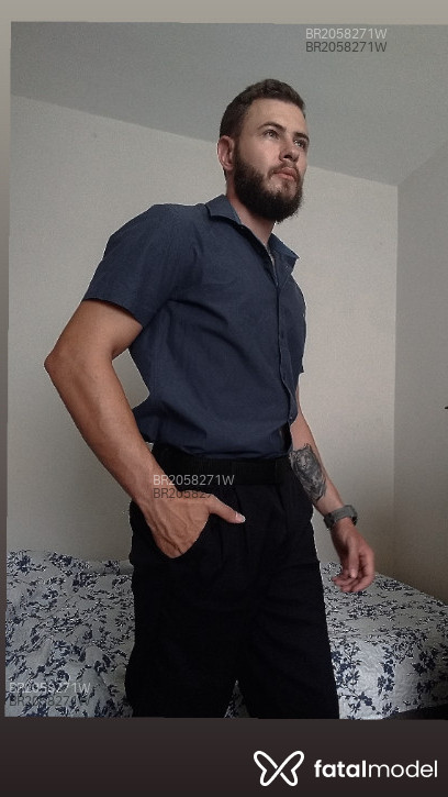 Acompanhante homem com cabelo castanho de olhos verdes em Virtual - Honah