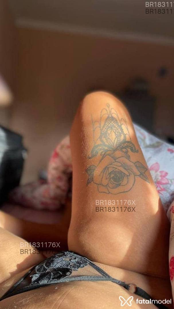 Acompanhante mulher morena (o) de olhos pretos em Guarujá - Mirela
