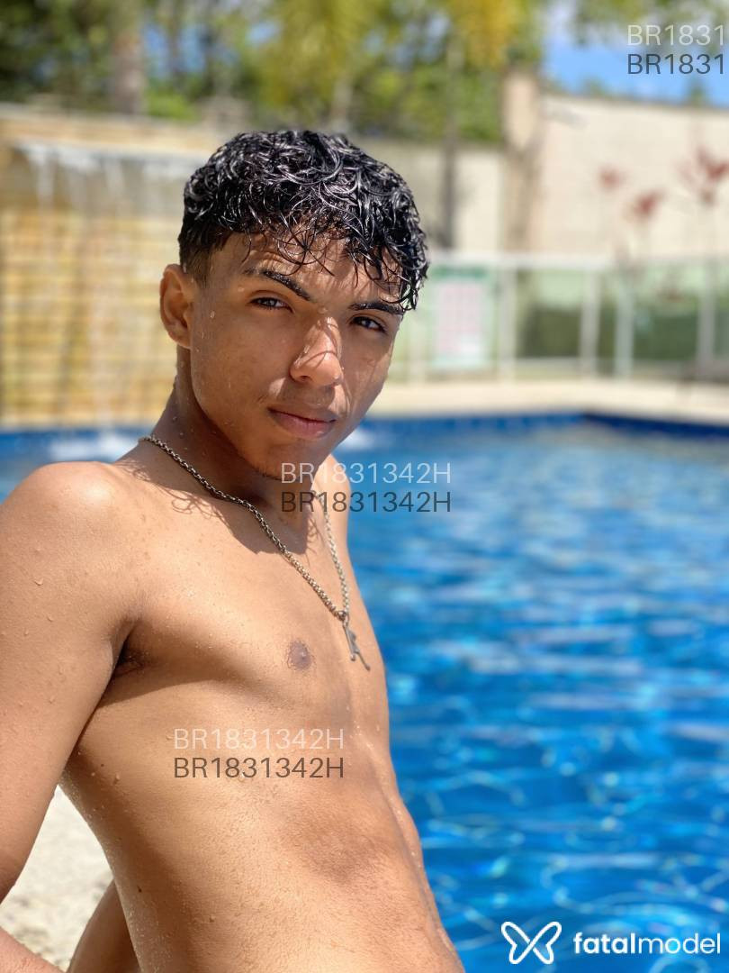 Acompanhante homem morena (o) de olhos castanhos - Raphaell Acompanhante homem morena (o) de olhos castanhos - Raphaell
