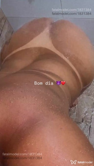 Acompanhante mulher com cabelo castanho de olhos castanhos - Luara Cerqueira Acompanhante mulher com cabelo castanho de olhos castanhos - Luara Cerqueira
