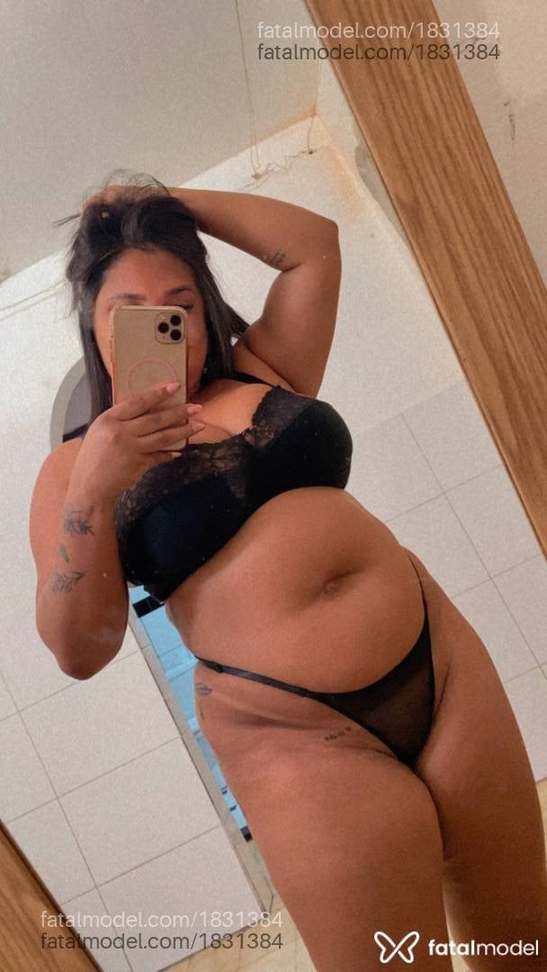 Acompanhante mulher com cabelo castanho de olhos castanhos - Luara