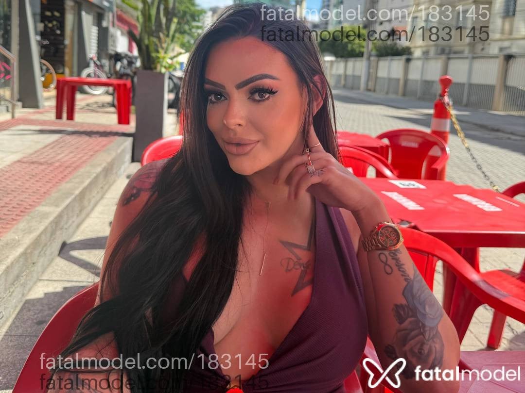 Acompanhante travesti loira (o) de olhos mel - Dany Viana