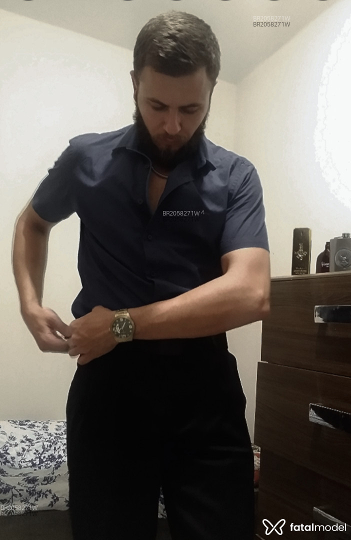 Acompanhante homem com cabelo castanho de olhos verdes em Virtual - Honah