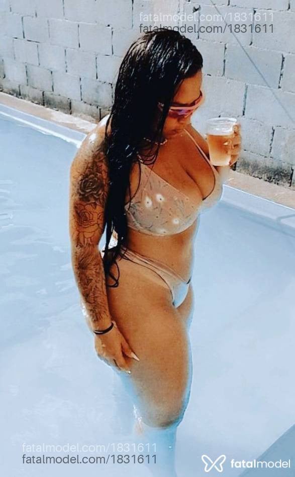 Acompanhante mulher morena (o) de olhos castanhos - Nicole
