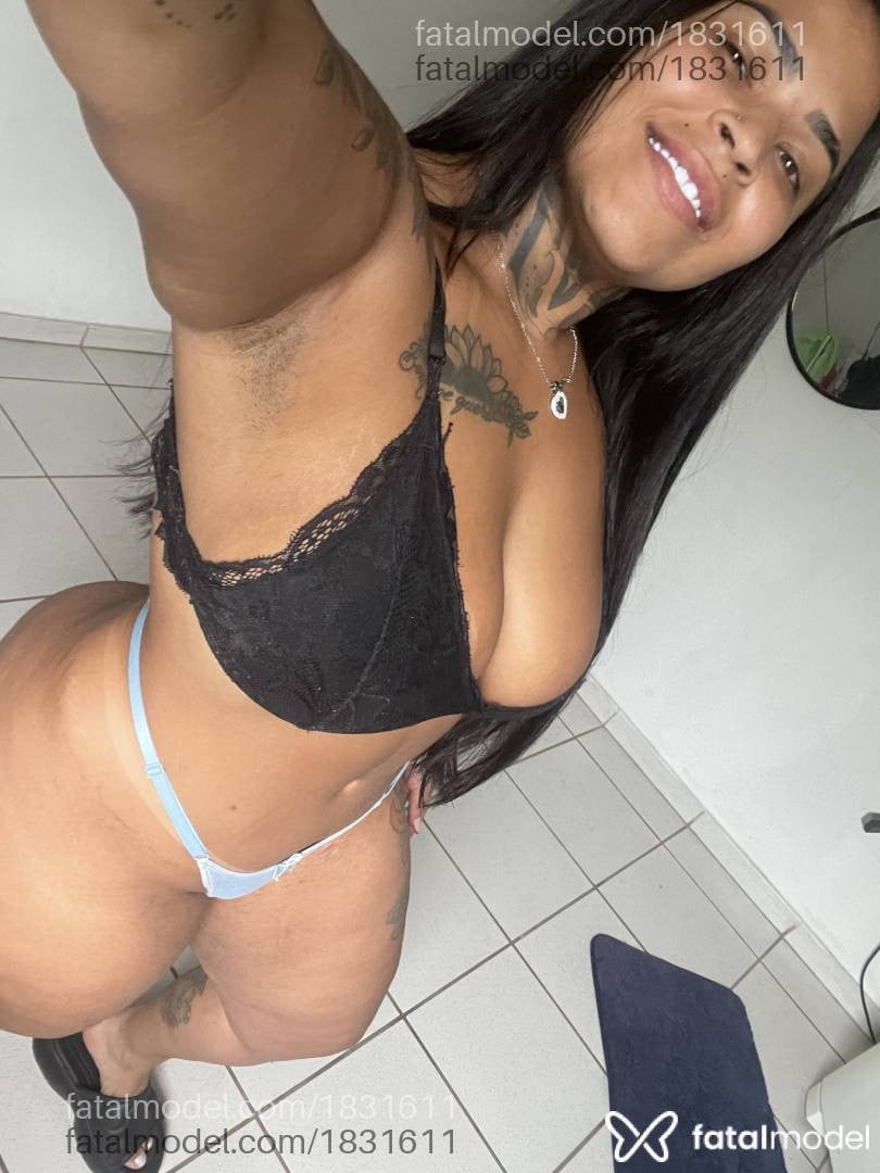 Acompanhante mulher morena (o) de olhos castanhos - Nicole