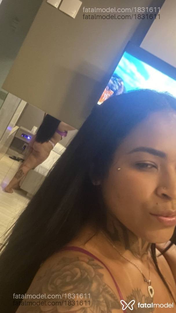 Acompanhante mulher morena (o) de olhos castanhos - Nicole