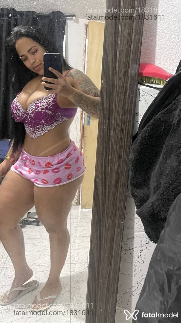 Acompanhante mulher morena (o) de olhos castanhos - Nicole