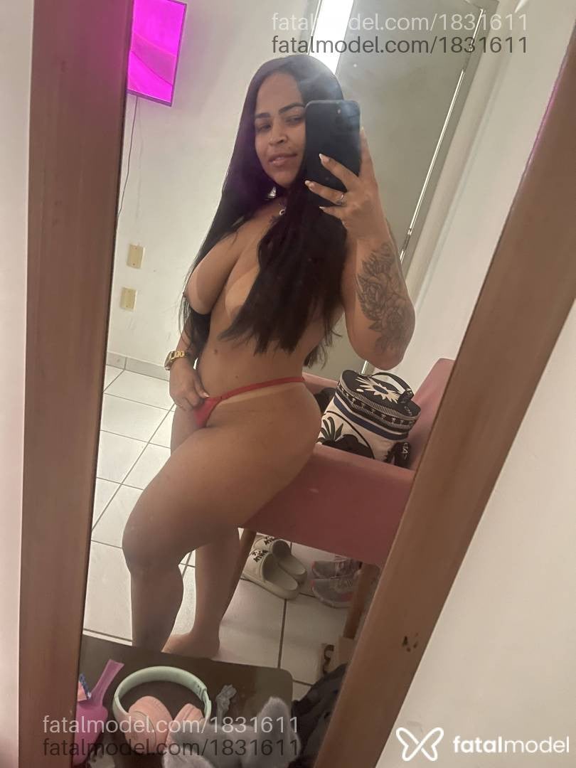 Acompanhante mulher morena (o) de olhos castanhos - Nicole