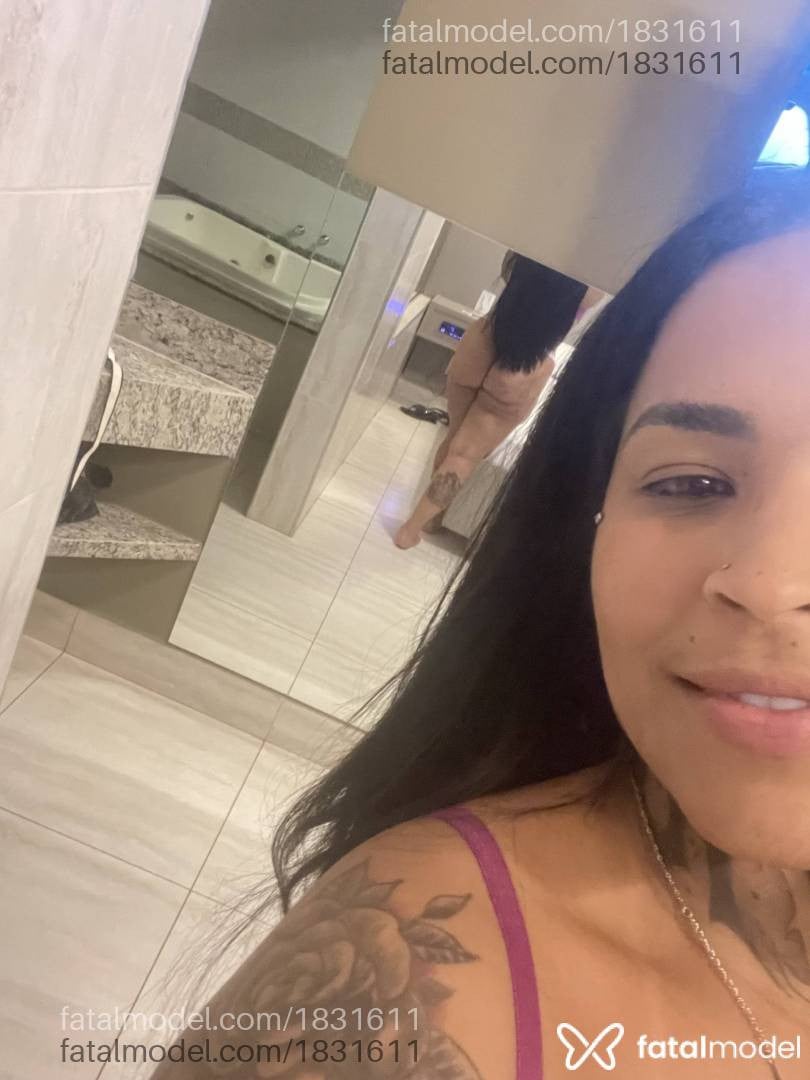 Acompanhante mulher morena (o) de olhos castanhos - Nicole