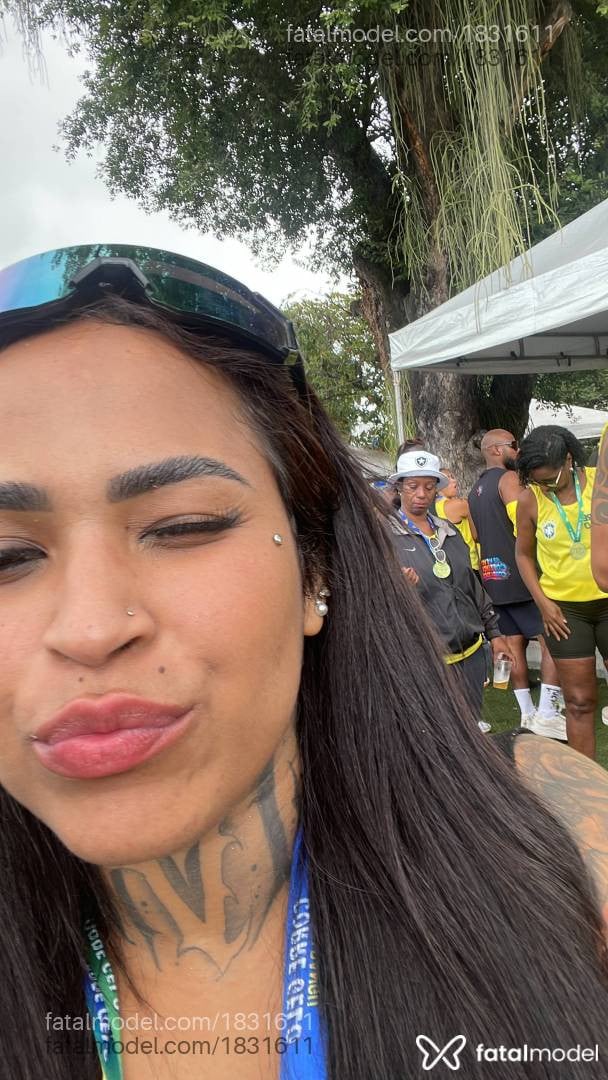 Acompanhante mulher morena (o) de olhos castanhos em Nova Friburgo - Nicole