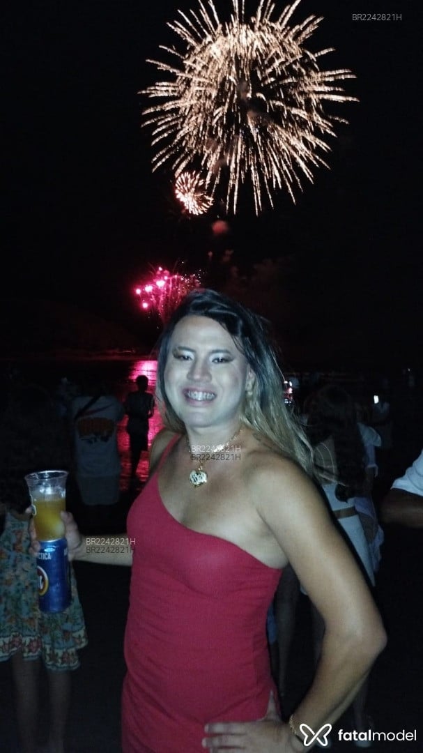 Acompanhante mulher trans morena (o) de olhos pretos em Piúma - Laraoliveira