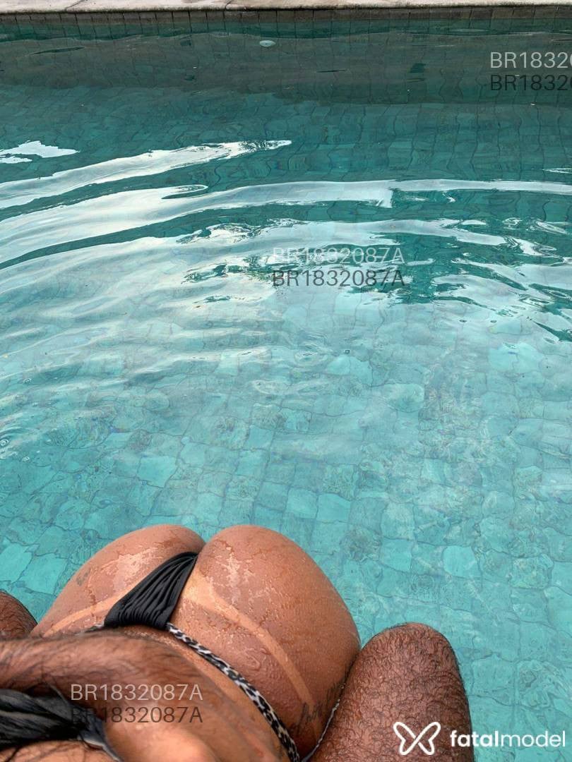 Acompanhante mulher morena (o) de olhos castanhos em Rio de Janeiro - Flora matos