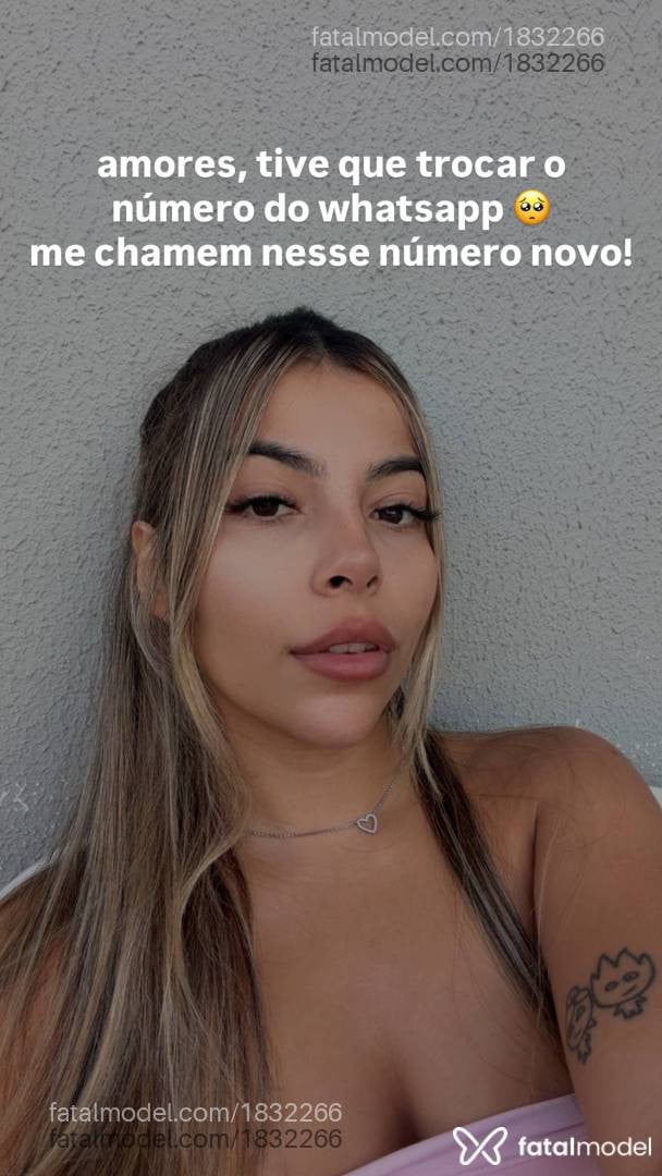 Acompanhante mulher loira (o) de olhos castanhos - Maitê