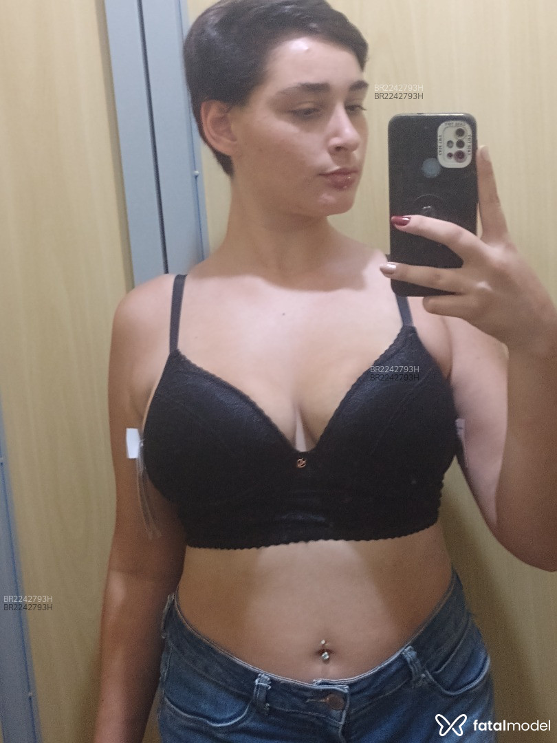 Acompanhante mulher morena (o) de olhos castanhos em Virtual - Levyy
