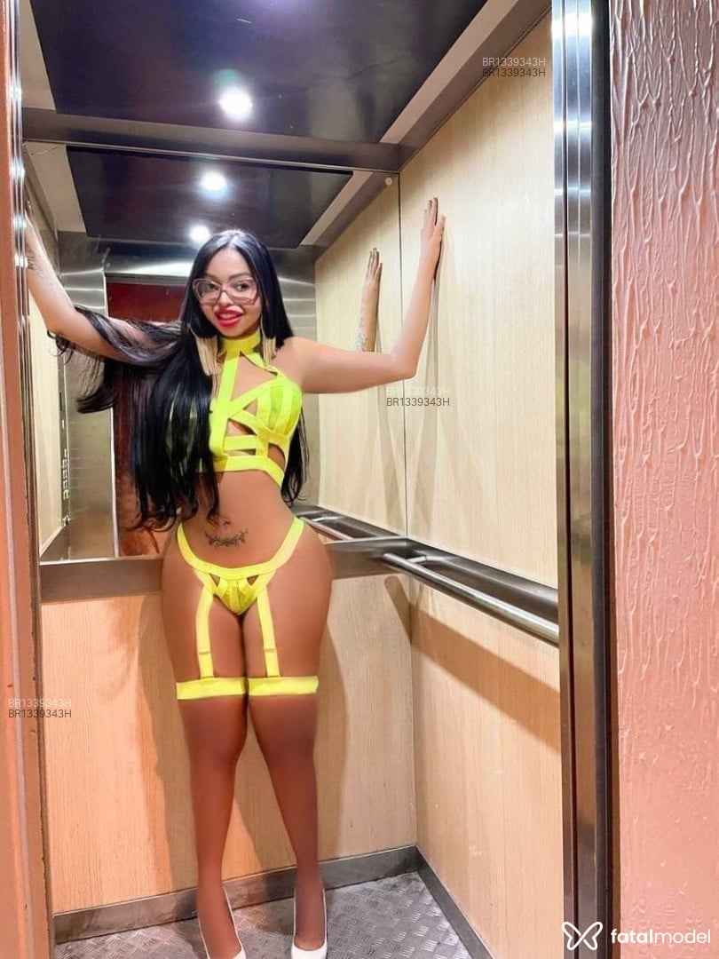 Acompanhante travesti loira (o) de olhos castanhos em Caldas Novas - Roberta