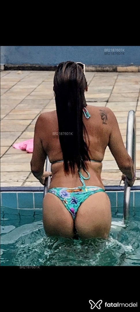 Acompanhante mulher ruiva (o) de olhos castanhos - Julia