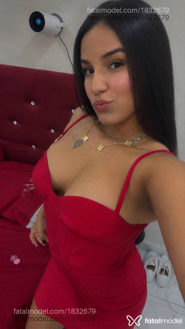 Acompanhante mulher com cabelo castanho de olhos castanhos - Isabelly Snake