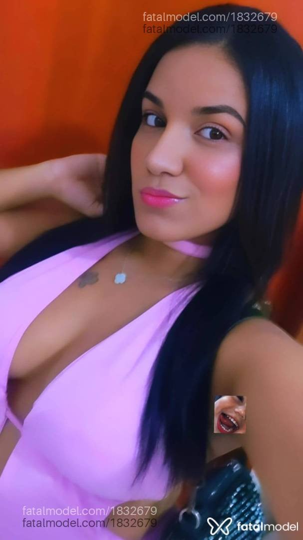 Acompanhante mulher com cabelo castanho de olhos castanhos - Isabelly Snake