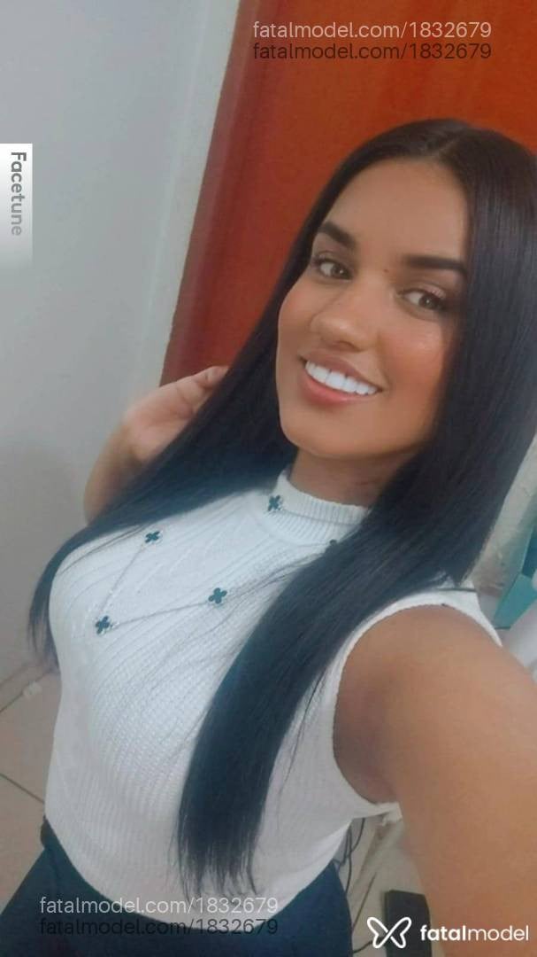Acompanhante mulher com cabelo castanho de olhos castanhos - Isabelly Snake