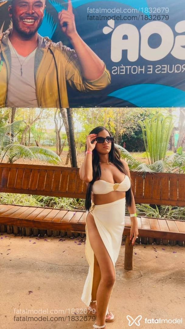 Acompanhante mulher com cabelo castanho de olhos castanhos - Isabelly Snake
