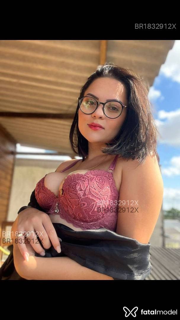 Acompanhante mulher com cabelo castanho de olhos castanhos em Penha - Lais Rocha