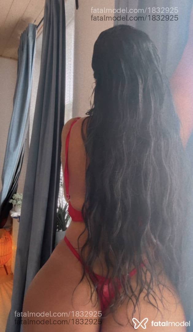 Acompanhante mulher morena (o) de olhos castanhos - Nikole