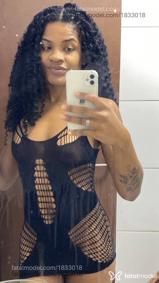 Acompanhante mulher morena (o) de olhos castanhos - Mel Vianna