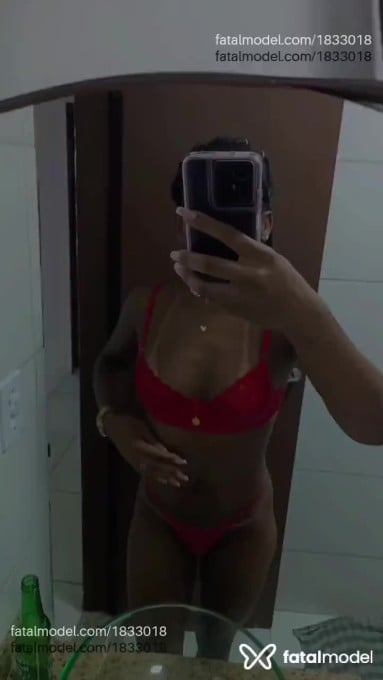 Acompanhante mulher morena (o) de olhos castanhos em Rio das Ostras Acompanhante mulher morena (o) de olhos castanhos em Rio das Ostras - Mel Vianna