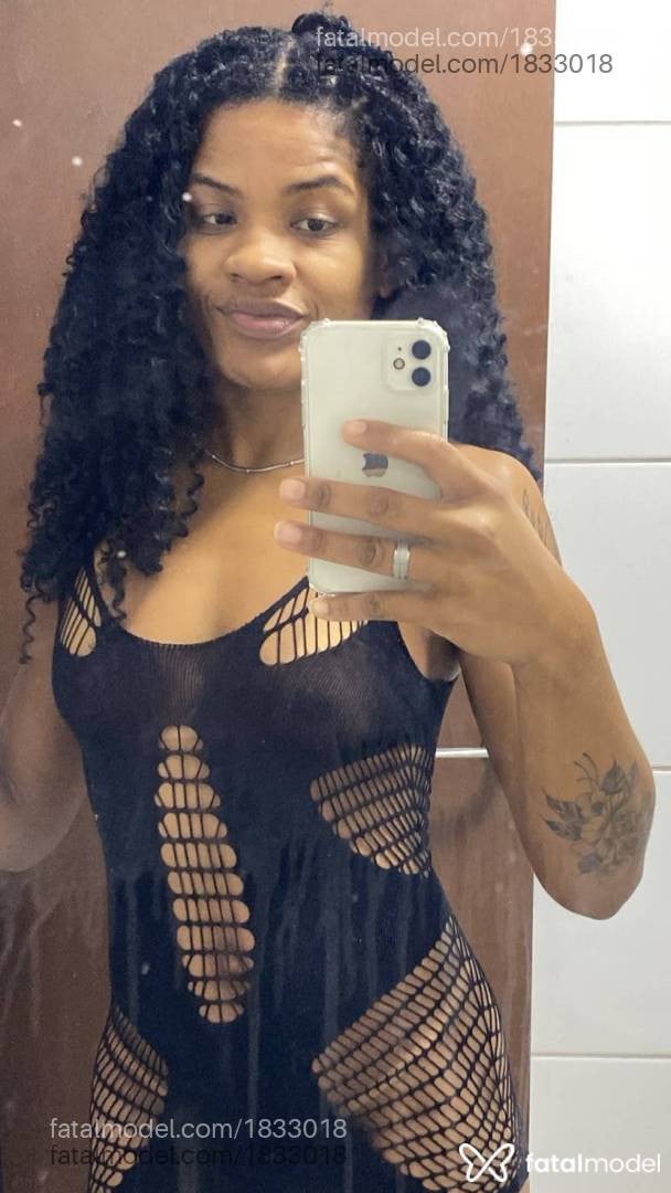 Acompanhante mulher morena (o) de olhos castanhos - Mel Vianna