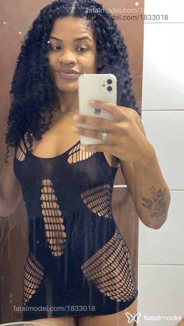 Acompanhante mulher morena (o) de olhos castanhos - Mel Vianna