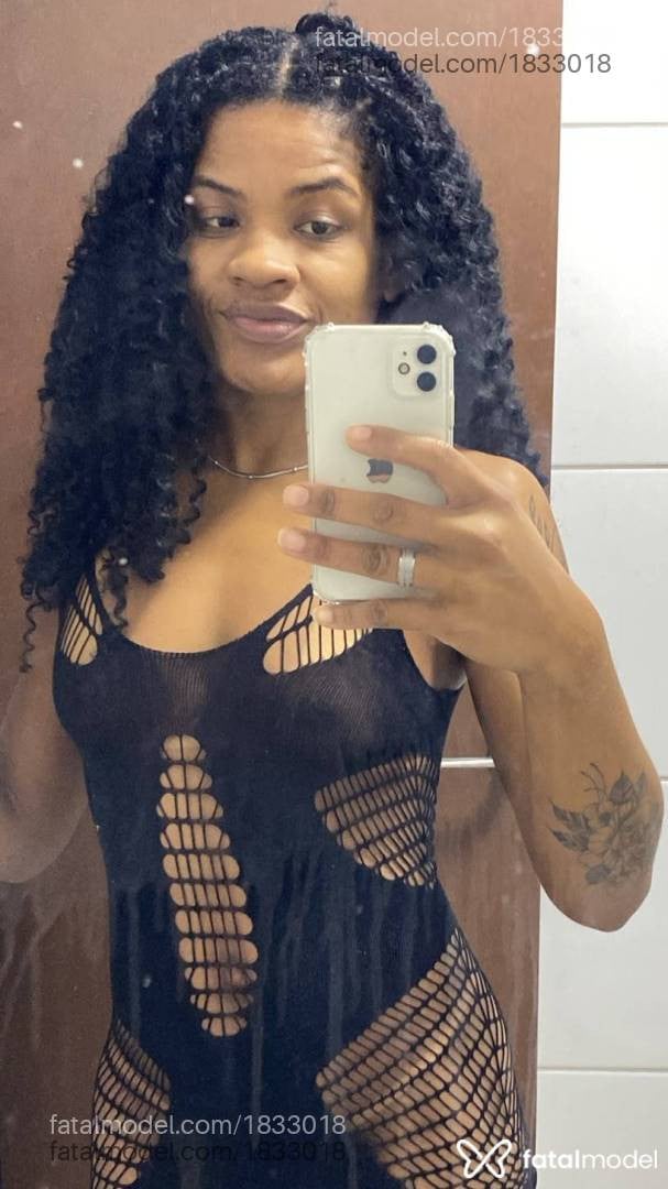 Acompanhante mulher morena (o) de olhos castanhos - Mel Vianna