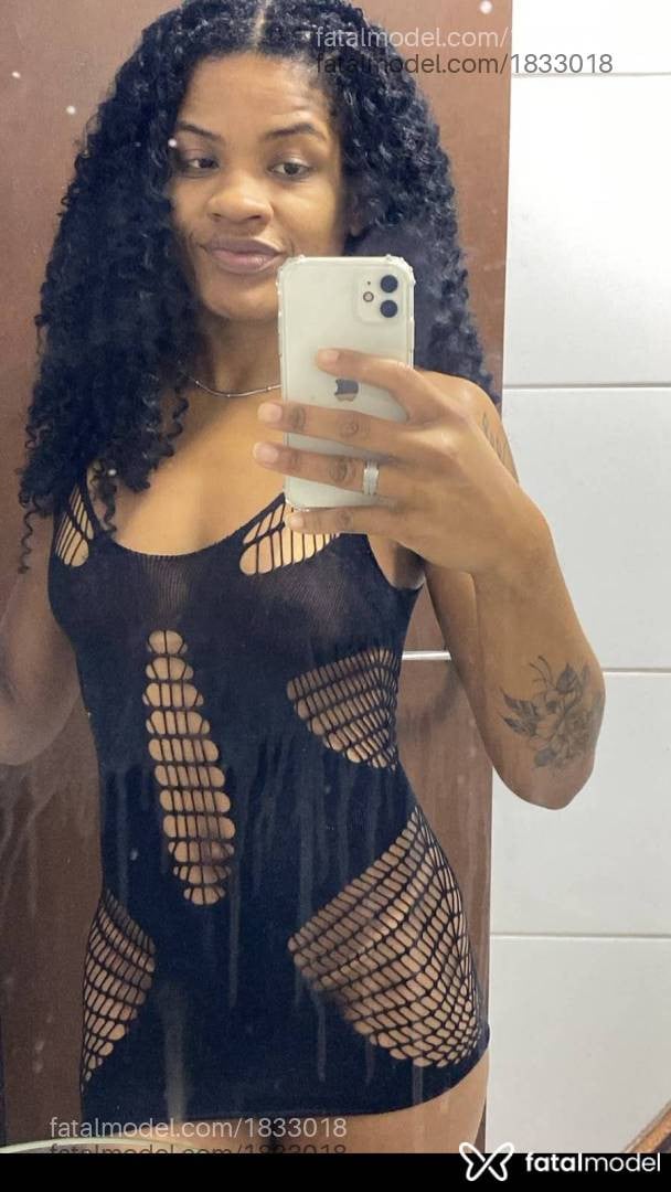 Acompanhante mulher morena (o) de olhos castanhos - Mel Vianna