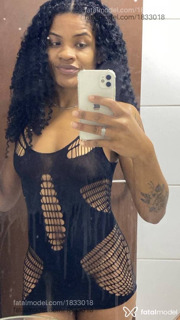 Acompanhante mulher morena (o) de olhos castanhos - Mel Vianna