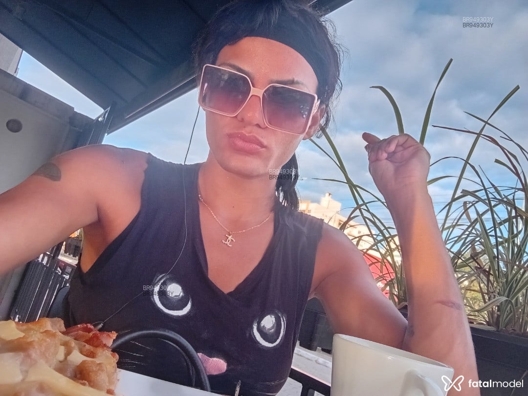 Acompanhante homem trans morena (o) de olhos castanhos em Balneário Camboriú - Patrícia Lovato