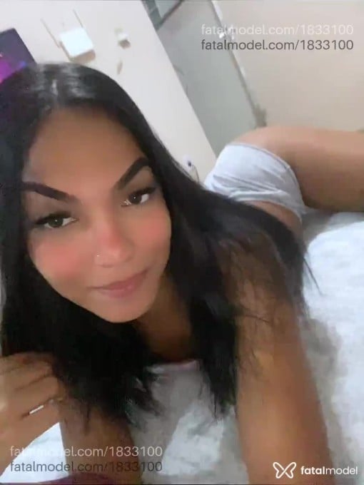 Acompanhante mulher trans morena (o) de olhos pretos em Virtual - Robertinha