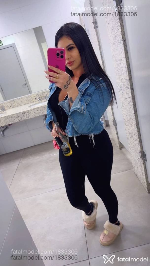 Acompanhante mulher morena (o) de olhos mel - Bruna