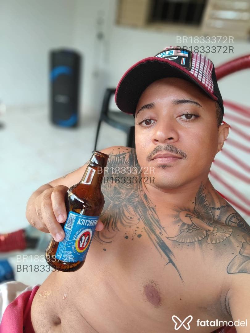 Acompanhante homem com cabelo castanho de olhos castanhos em Iturama Acompanhante homem com cabelo castanho de olhos castanhos em Iturama - Jaelson