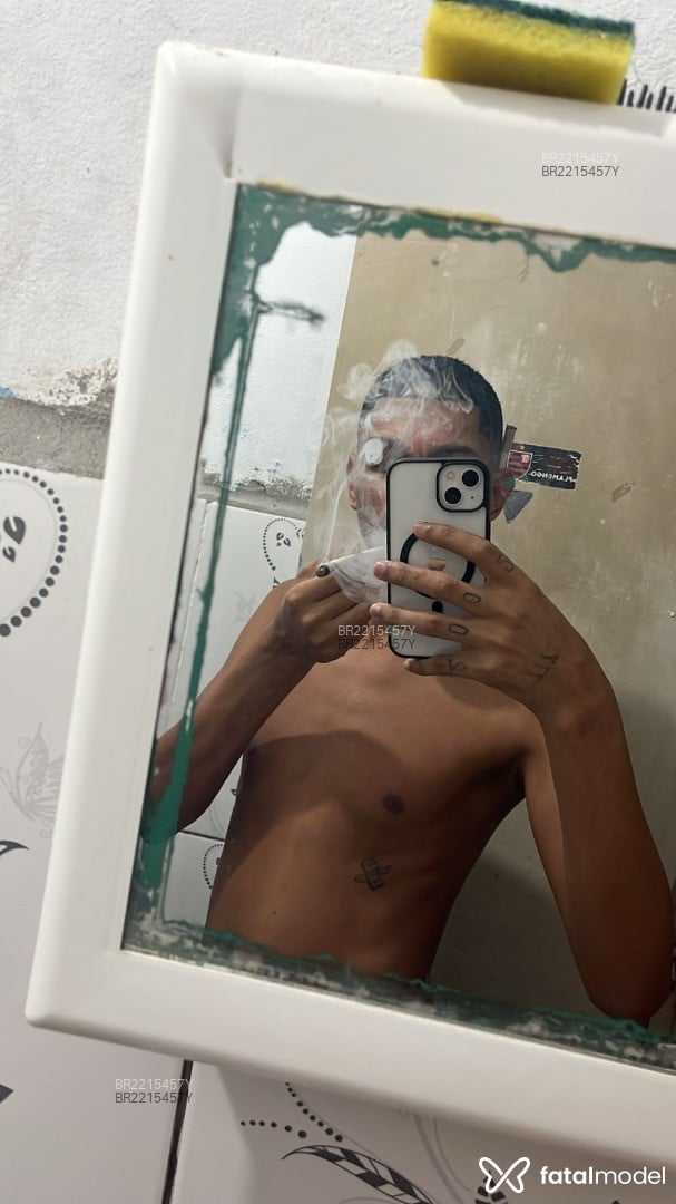 Acompanhante homem sem cabelo de olhos castanhos em Belford Roxo Acompanhante homem sem cabelo de olhos castanhos em Belford Roxo - Gabriel