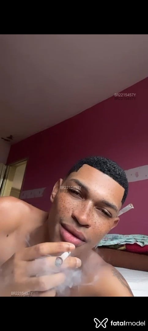 Acompanhante homem sem cabelo de olhos castanhos em Belford Roxo Acompanhante homem sem cabelo de olhos castanhos em Belford Roxo - Gabriel