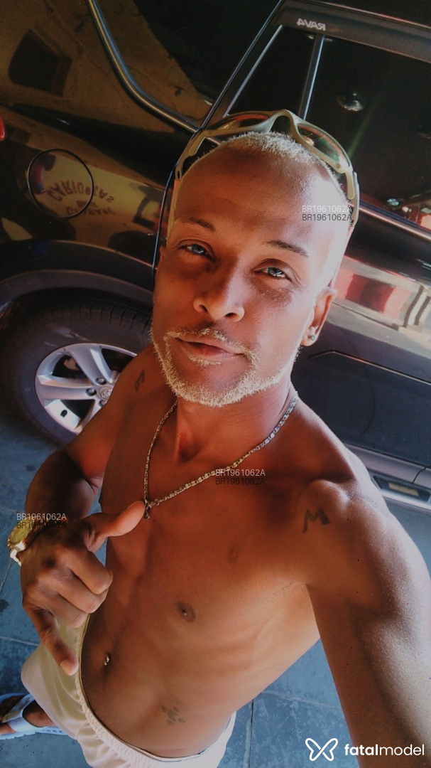 Acompanhante homem com cabelo castanho de olhos castanhos - Kkkkk Acompanhante homem com cabelo castanho de olhos castanhos - Kkkkk