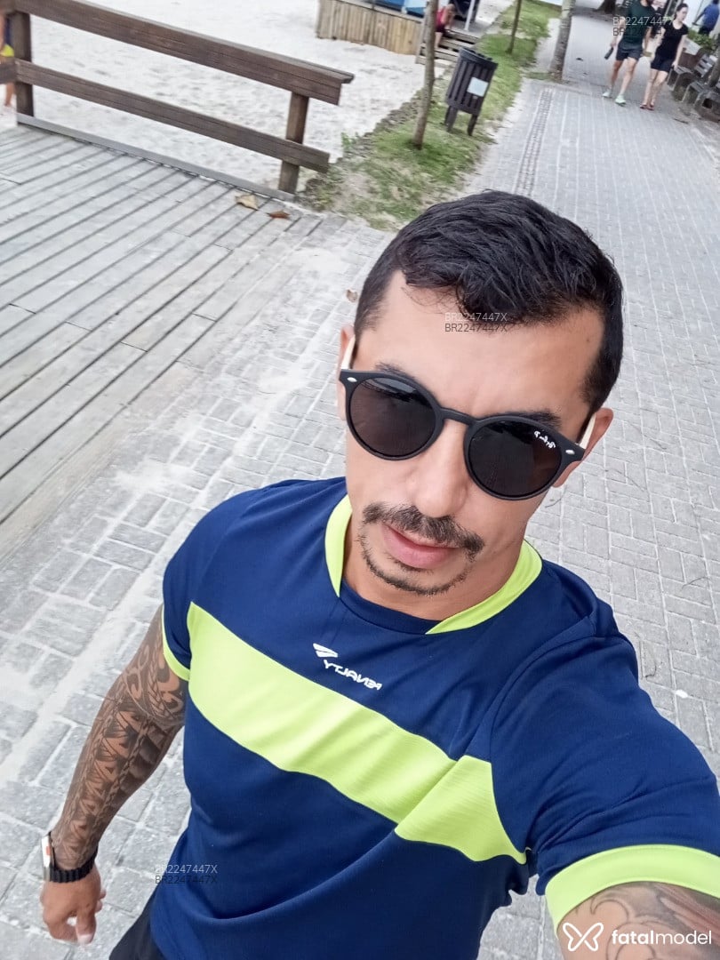 Acompanhante homem morena (o) de olhos pretos - Rudy Acompanhante homem morena (o) de olhos pretos - Rudy