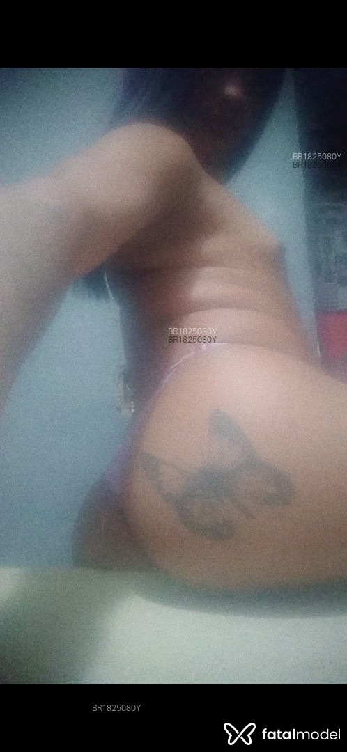 Acompanhante mulher trans morena (o) de olhos pretos - Vanessinha
