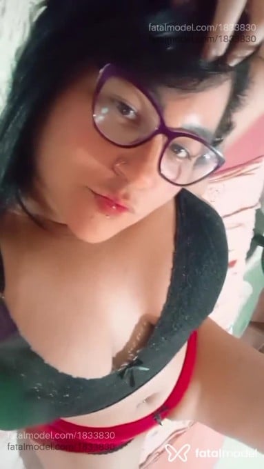 Acompanhante mulher morena (o) de olhos castanhos - Alexa